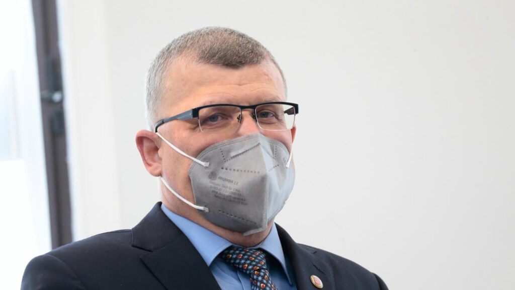 Dr Grzesiowski o pandemii