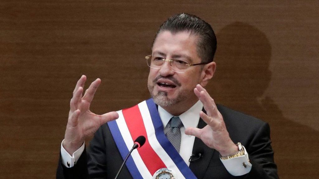 Prezydent Kostaryki: Od dziś preparaty są nieobowiązkowe! A co myśli o C19 premier Morawiecki? prezydent Kostaryki