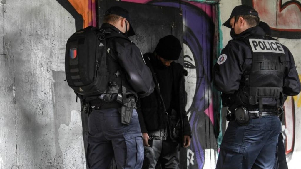 policjanci we Francji