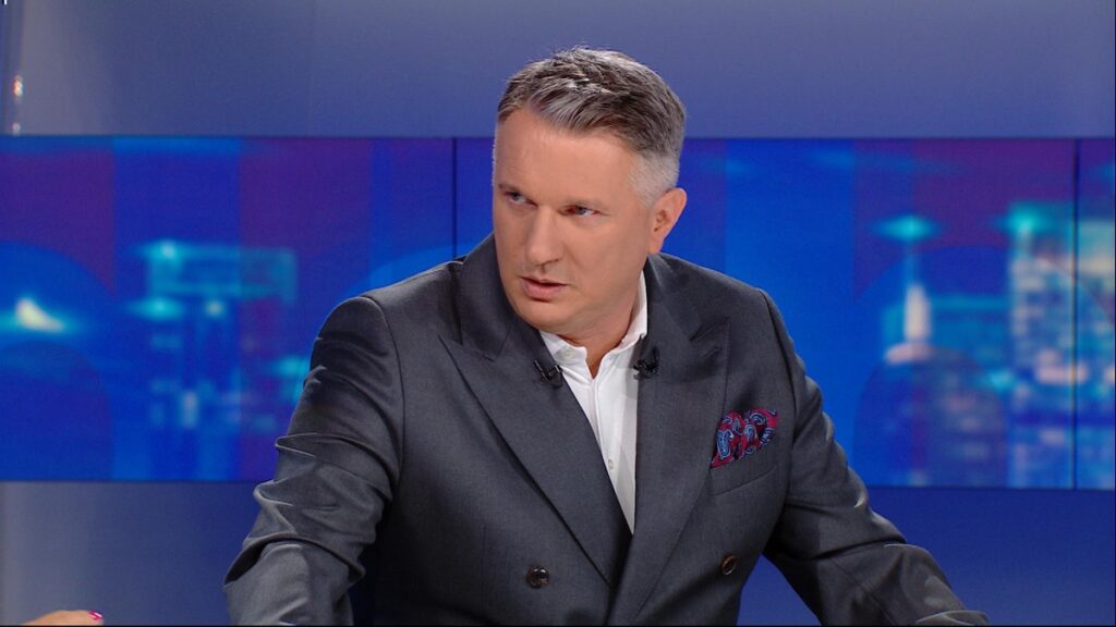 Przemysłąw Wipler zadaje pytania referendalne