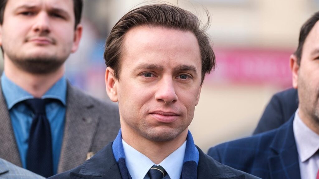 krzysztof bosak pis